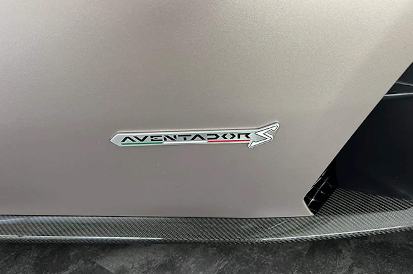 ランボルギーニ アヴェンタドールS