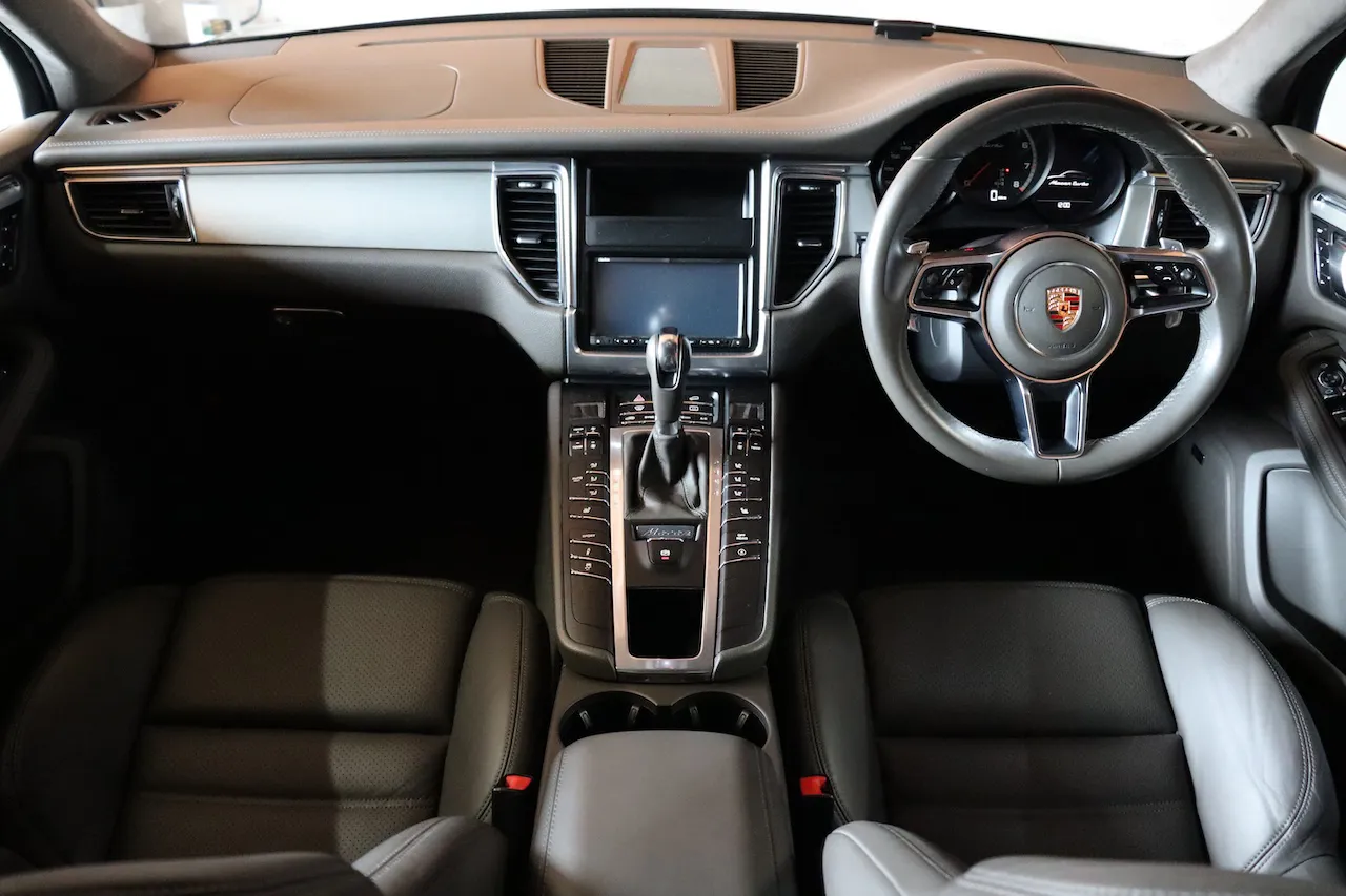 ポルシェ Macan