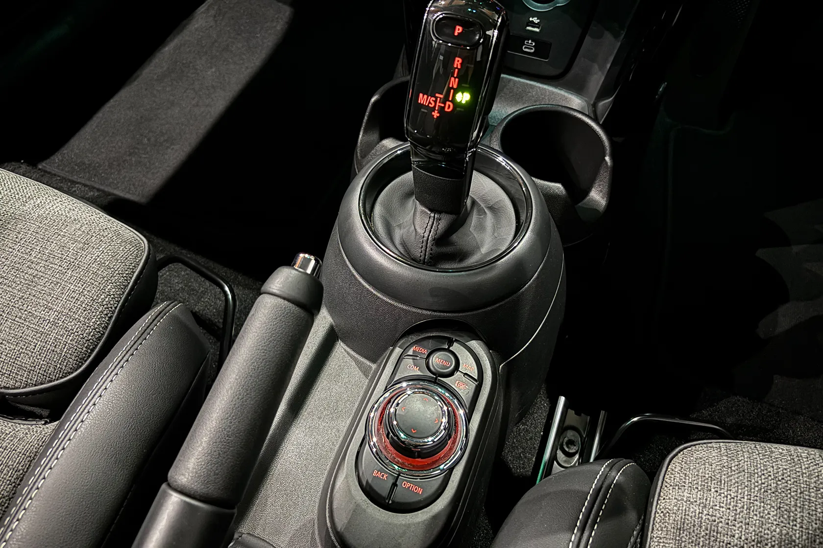 MINI COOPER S 3ドア プレミアムプラスパッケージ