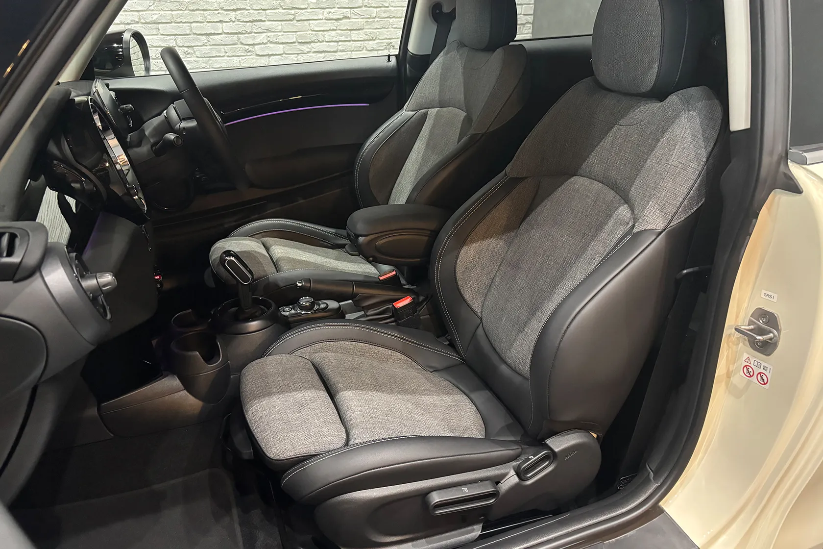 MINI COOPER S 3ドア プレミアムプラスパッケージ