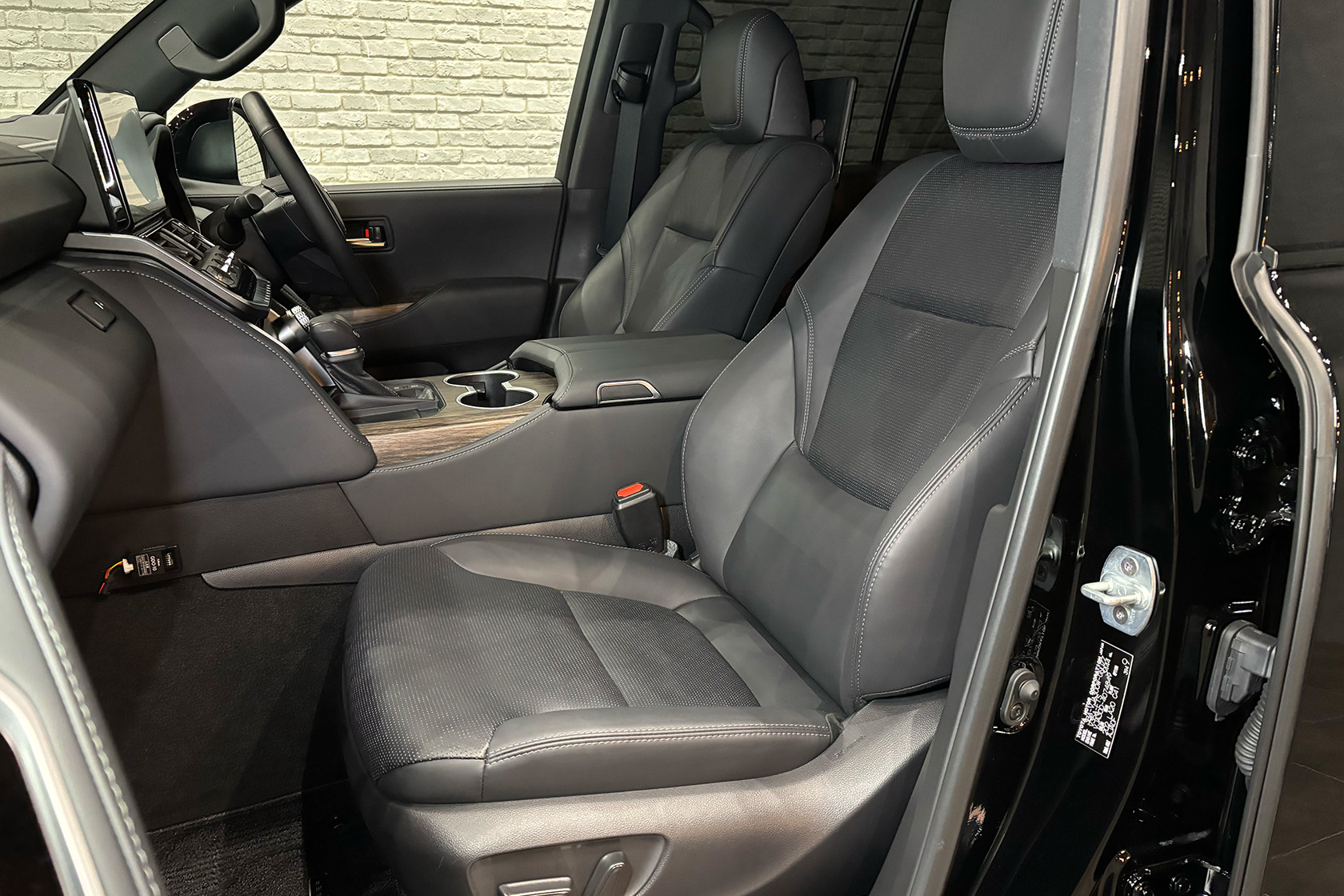 トヨタ ランドクルーザー300 ZX