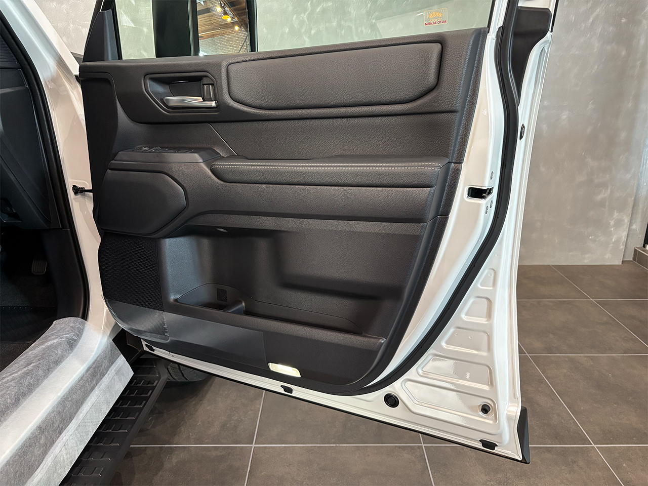 トヨタ ランドクルーザー250 VX