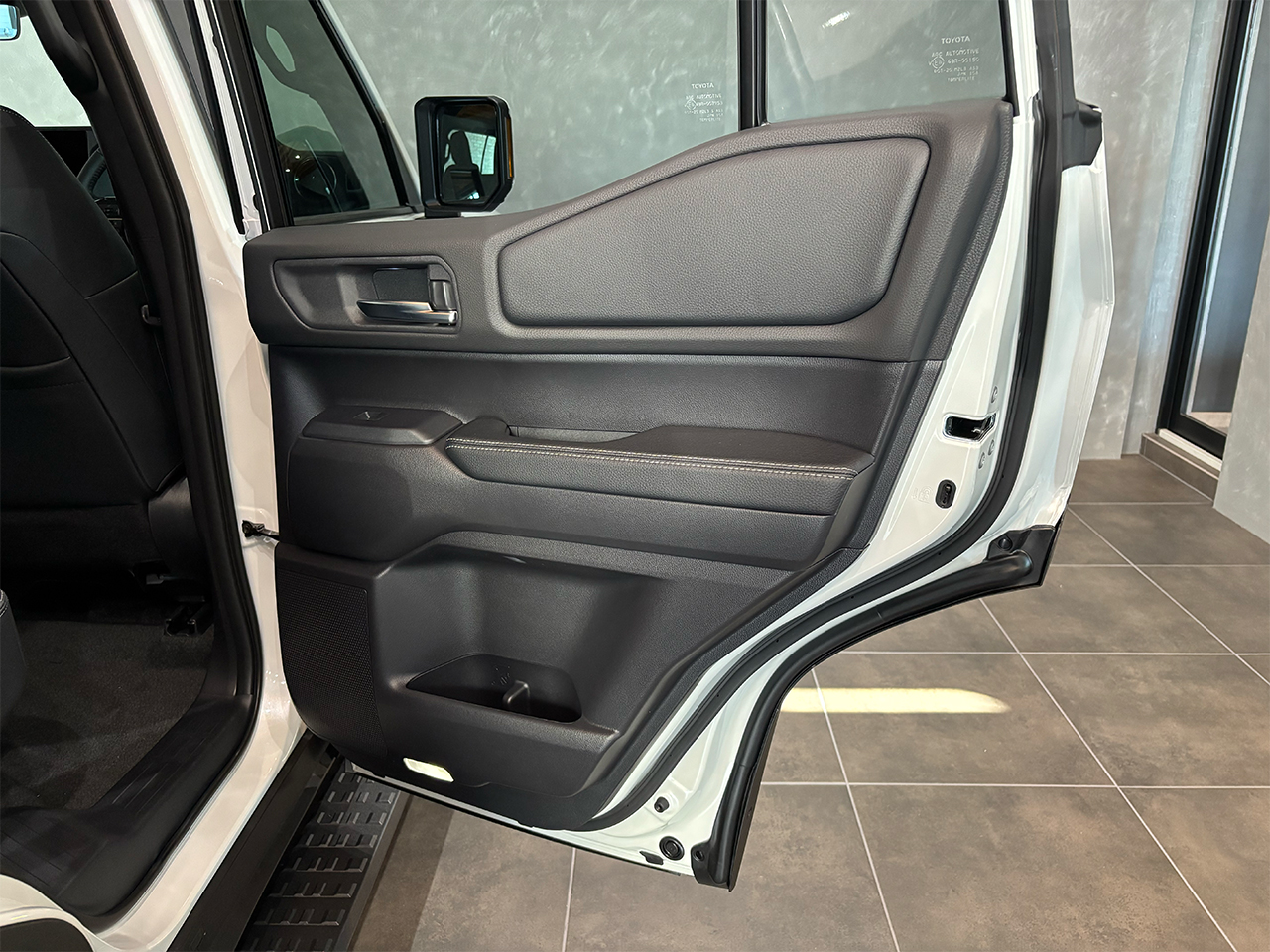 トヨタ ランドクルーザー250 VX